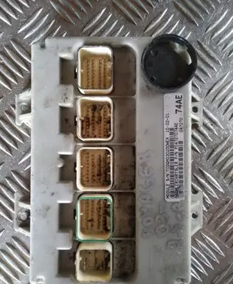 Chrysler Voyager Central body control module T0DQH0302D0WEX P04727074AE 047270