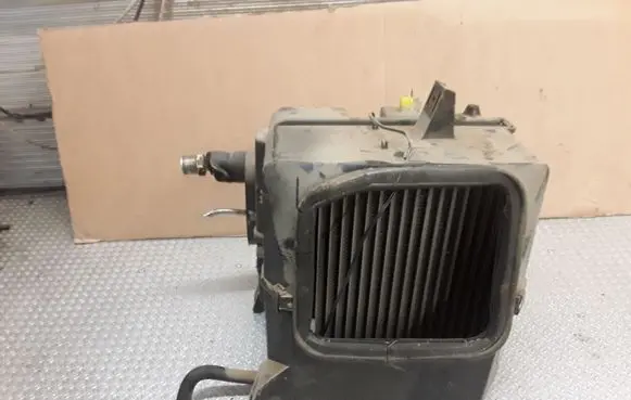 Air conditioning (A/C) radiator (interior)