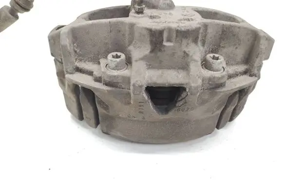 Volvo V70 Front brake caliper 945