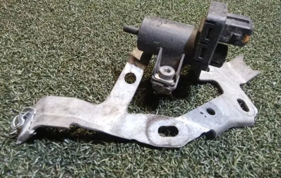Renault Trafic III (X82) Vacuum valve 820930795R 320930795R