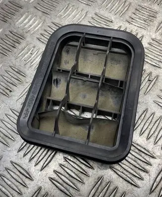 Skoda Octavia Mk2 (1Z) Quarter panel pressure vent 1H0819465E
