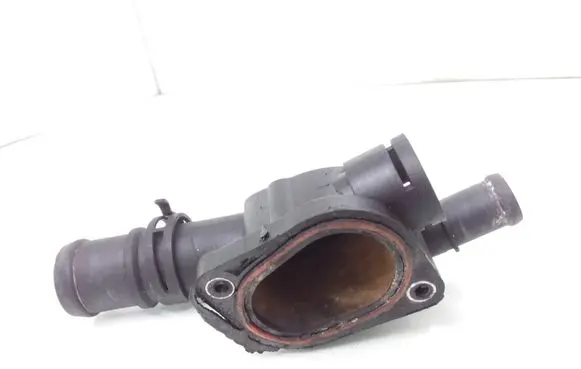 Volkswagen PASSAT B6 Engine coolant pipe/hose 180479