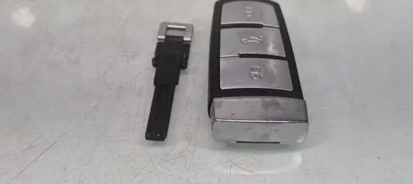 Volkswagen PASSAT B7 Ignition key/card 