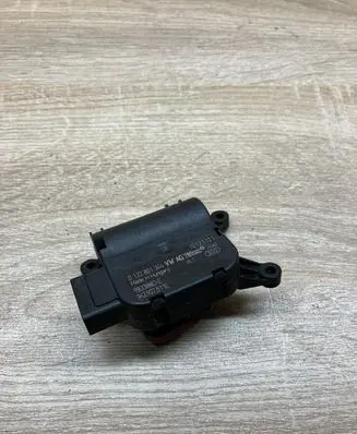 Volkswagen Golf V Air flap motor/actuator 1K2907511E 0132801344