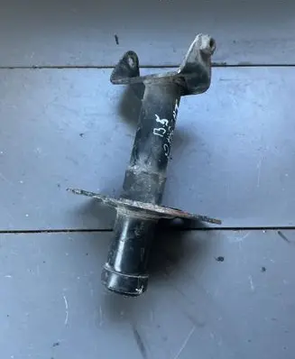 Front bumper mounting bracket