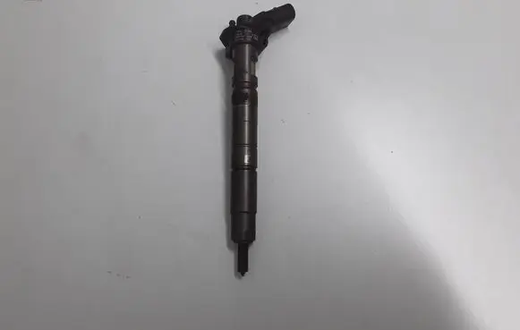 KIA Sorento Fuel injector 338002F000