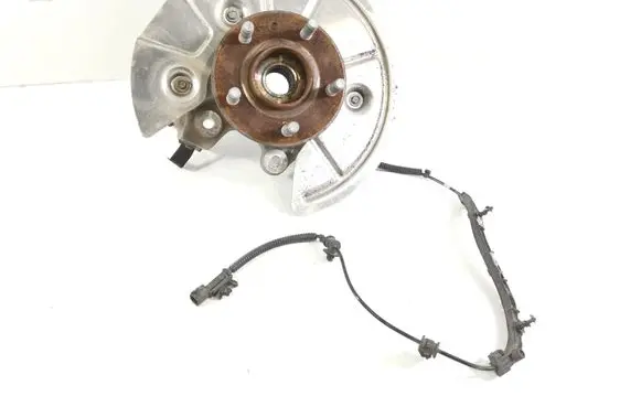 Jeep Grand Cherokee WL Rear wheel hub spindle/knuckle 68401942AB