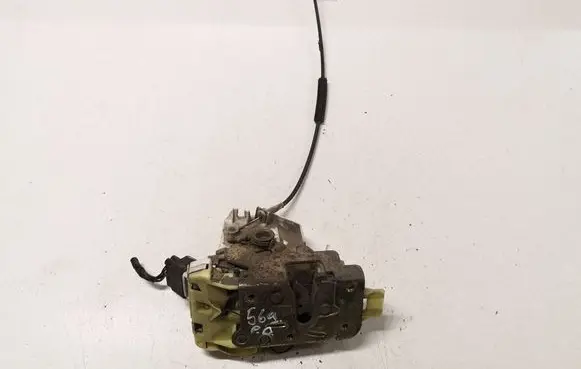 Ford Focus Front door lock XS41A21812CE