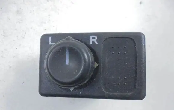 Nissan Primera Wing mirror switch