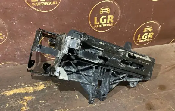 BMW 5 F10 F11 Headlight/headlamp mounting bracket 51647200794