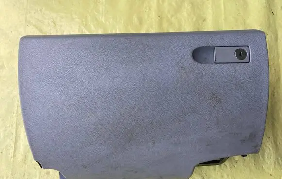 Mercedes-Benz C W204 Glove box A2046800591