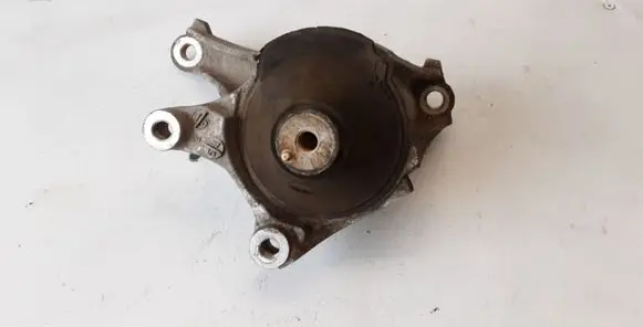 Honda Civic Engine mount bracket
