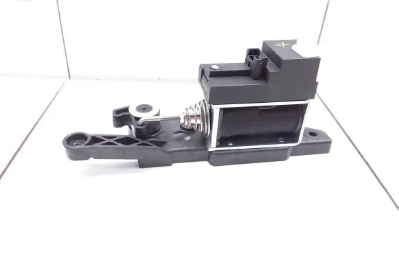 BMW X5 E70 Glove box lock 70P1367