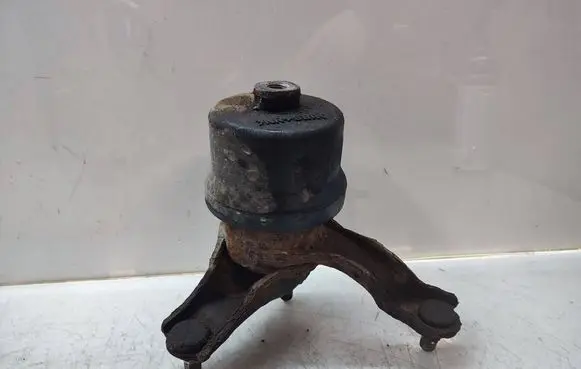 Lexus RX 450H Engine mount bracket 
