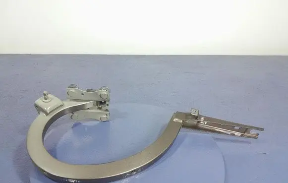 BMW 7 G11 G12 Tailgate/trunk/boot hinge 7357115