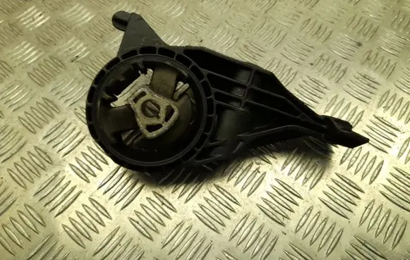 Cadillac SRX Engine mount bracket 13227775