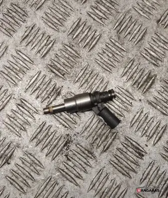 Volkswagen Eos Fuel injector 0261500014