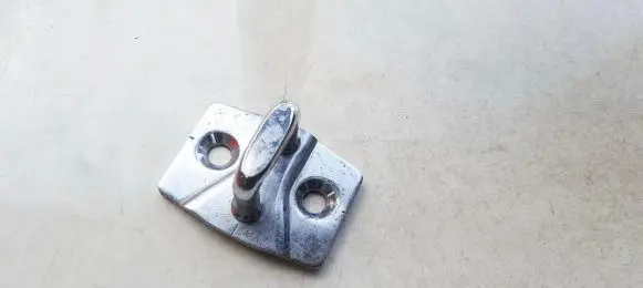 BMW 5 E60 E61 Rear door lock loop/hook striker 7148705
