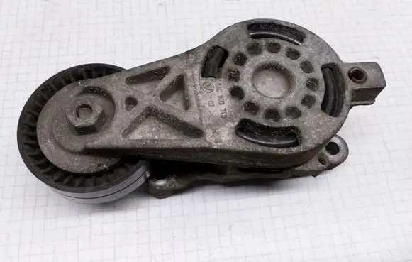 Skoda Octavia Mk2 (1Z) Alternator belt tensioner 03C903315