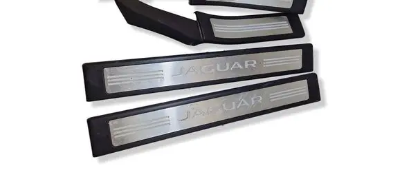Jaguar XF X250 Front sill trim cover 8X2313200A