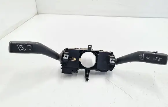 Volkswagen Jetta VI Wiper turn signal indicator stalk/switch 5C5953513D 10032310
