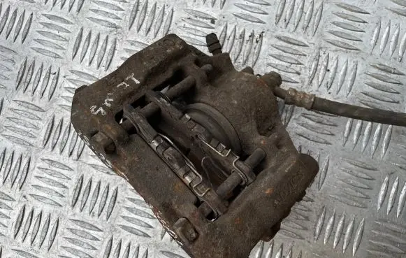 Lexus IS 220D-250-350 Rear brake caliper