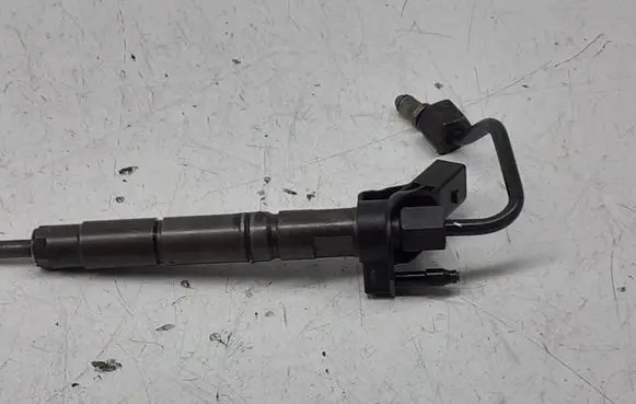 Mercedes-Benz ML W164 Fuel injector 642070 050608