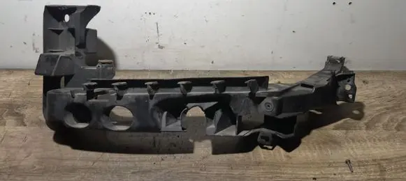 Audi A3 S3 8P Headlight/headlamp mounting bracket
