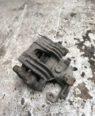 Opel Zafira A Rear brake caliper 
