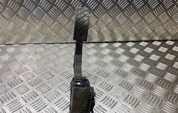 Volkswagen Polo IV 9N3 Accelerator throttle pedal 6Q1721503C