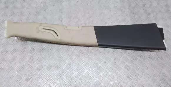 Volvo XC90 (B) pillar trim (top)