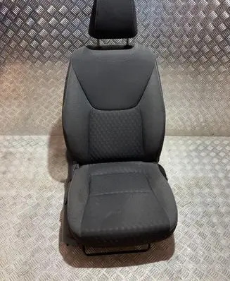 Toyota Yaris XP210 Front passenger seat PK18111