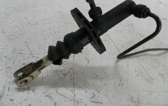 Mitsubishi Carisma Clutch master cylinder 