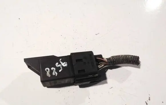 Honda FR-V Glow plug pre-heat relay 0281003030