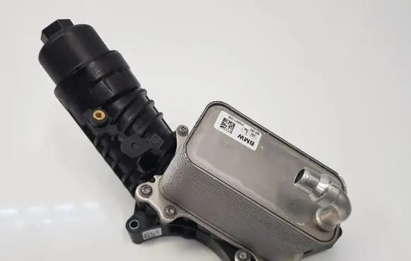 BMW 7 G11 G12 Oil filter cover 