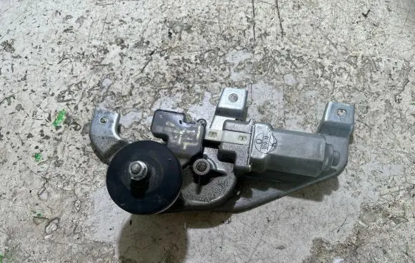 Suzuki Swift II Rear window wiper motor