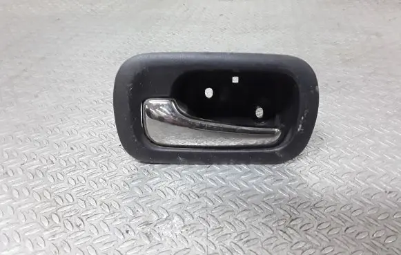 Honda CR-V Rear door interior handle