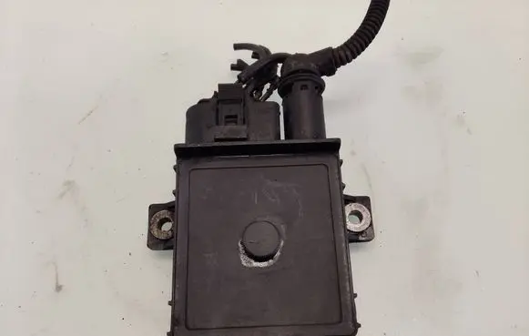 BMW 5 E60 E61 Glow plug pre-heat relay 780120103
