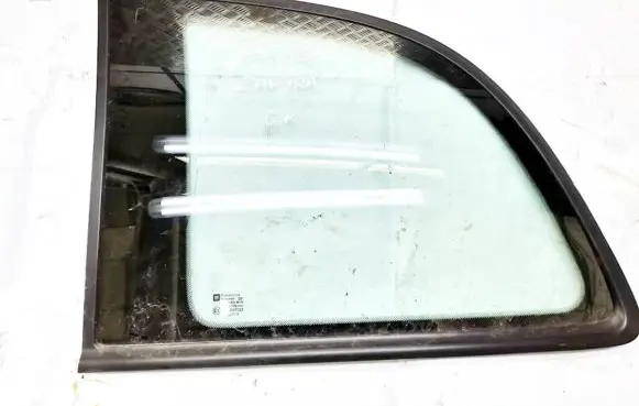 Opel Zafira A Rear side window