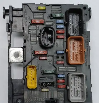 Peugeot 207 CC BSM Control unit 9664055780 BSML1100 L11