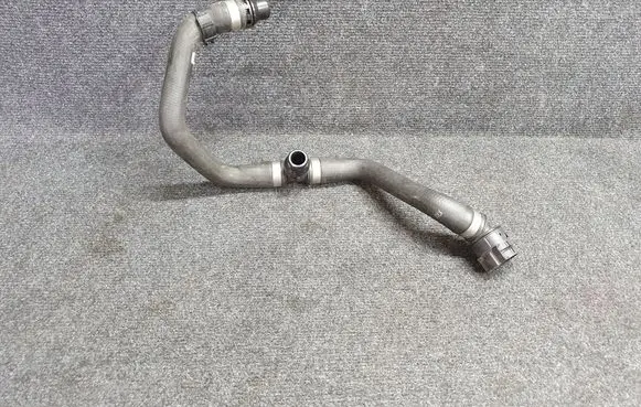 BMW 5 G30 G31 Engine coolant pipe/hose 8602619