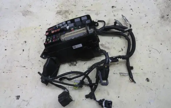 Toyota Avensis T270 Fuse box set 82115-05D92
