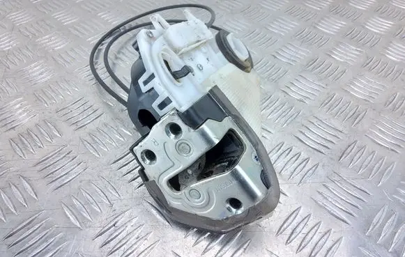 Subaru Trezia Rear door lock