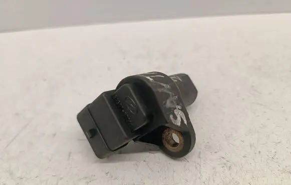 Hyundai Santa Fe Camshaft position sensor 3930027000