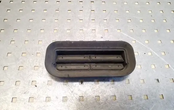 Volkswagen Phaeton Quarter panel pressure vent 3D0819466C