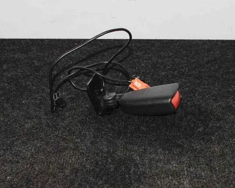 Volvo C30 Rear seatbelt buckle 8686940