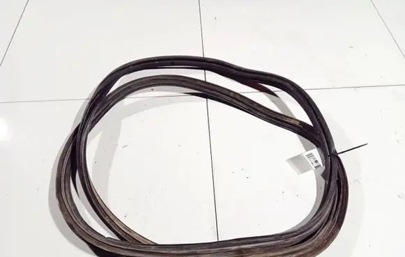 Opel Astra H Rubber seal front coupe door 