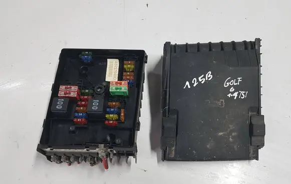 Volkswagen Golf VI Fuse box set 1K0937125BIAUTOPI 1K0937125B