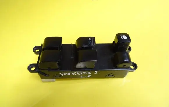 Subaru Forester SF Electric window control switch