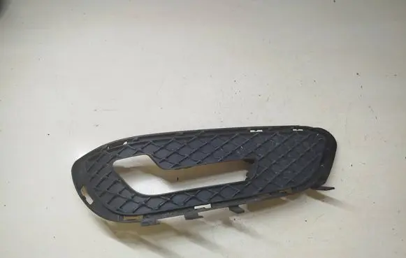 Mercedes-Benz E W212 Front fog light trim/grill A2128851323